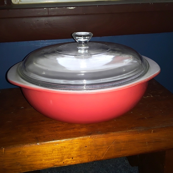 VINTAGE PYREX 1952 FLAMINGO PINK 2QT Casserole - Picture 1 of 8